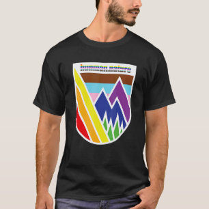 Camiseta Caminhada Gay Orgulho Queer Lgbtq+ Com Montanhas