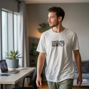 Camiseta Caminhada na trilha humor preto camping