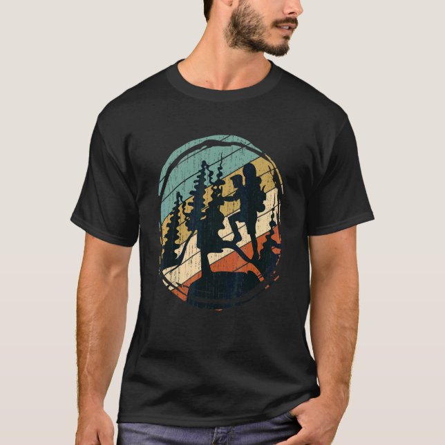 Camiseta Caminhando por Florestas Naturais Hiker Retro Moun (Frente)