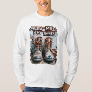 Camiseta Caminhar um monte em meus Calçados - Russo Inspira