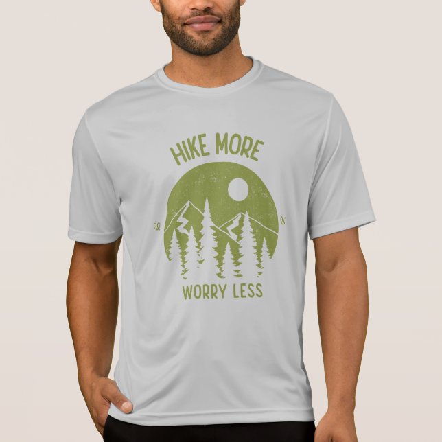 Camiseta Caminhe Mais Menos Preocupante, Floresta de Montan (Frente)