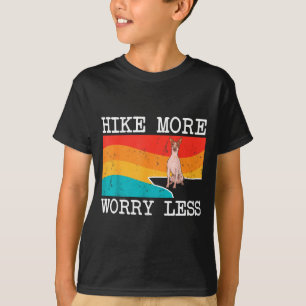 Camiseta Caminhe mais, preocupe menos cachorro terrier sem