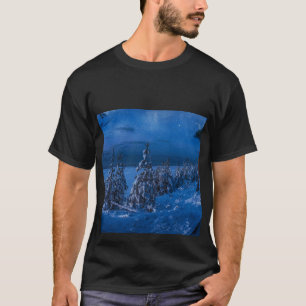 Camiseta Caminho das florestas na noite de inverno