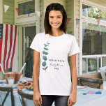Camiseta Camisa-T da Reunião da Família Eucalyptus<br><div class="desc">Esta camiseta é decorada com uma aquarela de na moda eucalipto com tipografia elegante. Facilmente personalizável. Use a Ferramenta Design para alterar o tamanho, o estilo ou a cor do texto. Porque nós criamos a nossa trabalho de arte, você não encontrará esta imagem exata de outros designers. Original Watercolor ©...</div>