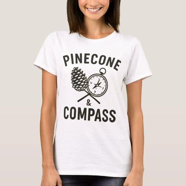 Camiseta Camisa-T de Compass Pinecone - Explorador Natureza (Frente)