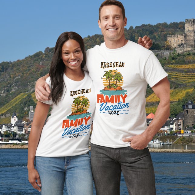 Camiseta Camisa-T de PERSONALIZAÇÃO do Cruise Familiar Lara (Family Cruise Vacation shirt, Personalize on front and Back.)