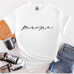 Camiseta Camisa-T feminina do estado Maine Script<br><div class="desc">Estamos sempre a adicionar novas designs diariamente!</div>