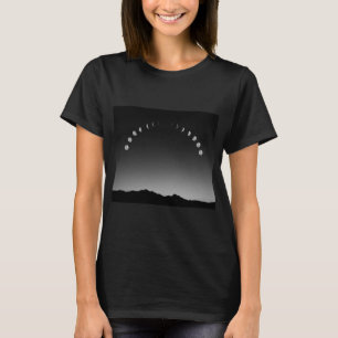 Camiseta Camiseiros da fase da lua, monocromática paisagíst