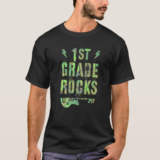 Camiseta Camo 1st Grade Rocks Camp Teacher Squad First Grad (Frente)