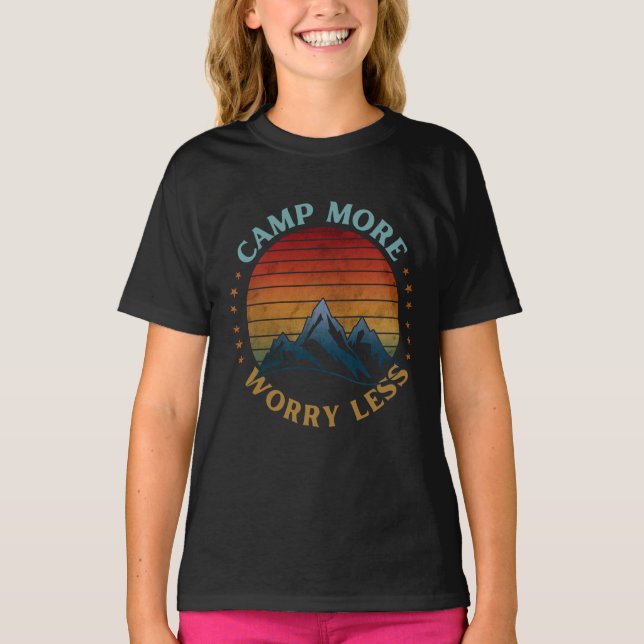 Camiseta CAMP MAIS PREOCUPADO MENOS T-Shirt (Frente)