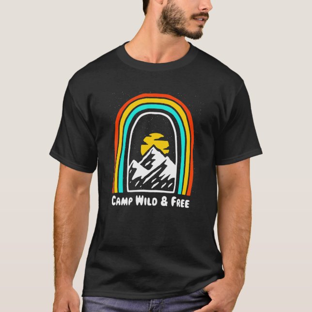 Camiseta Camp Wild & Free Camping Hiking Camper Hiker Wildl (Frente)