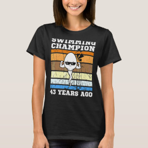 Camiseta Campeão De Nadação De Meninos Há 43 Anos