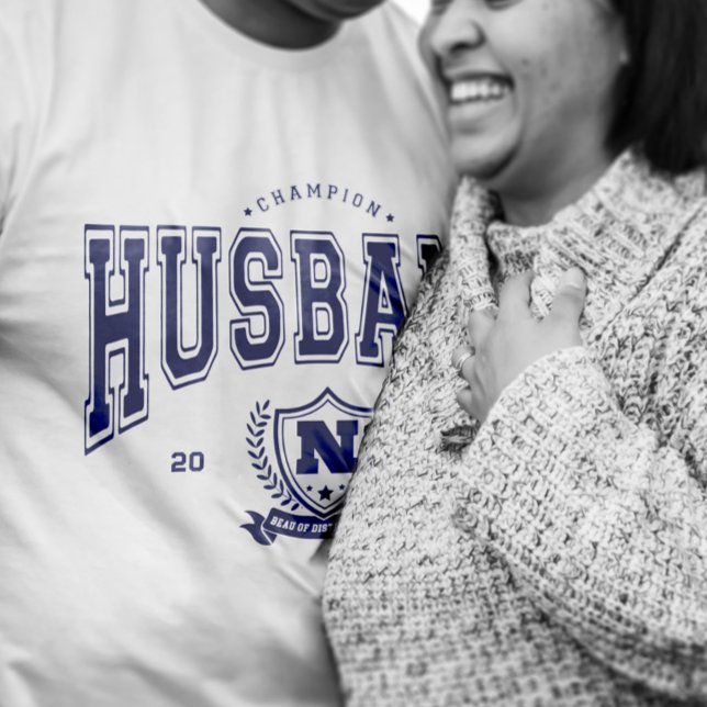 Camiseta Campeão Personalizado Bando Engraçado Presente Mas (Personalized Champion Husband Funny Men's Gift T-Shirt)