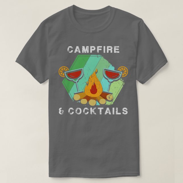 Camiseta Camping Campfire e Cocktails (Frente do Design)