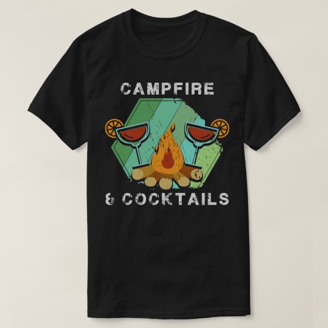 Camiseta Camping Campfire e Cocktails (Frente do Design)