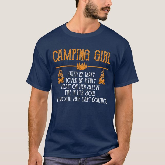 Camiseta Camping Girl Hated By Many Loved By Plenty Heart f (Frente)