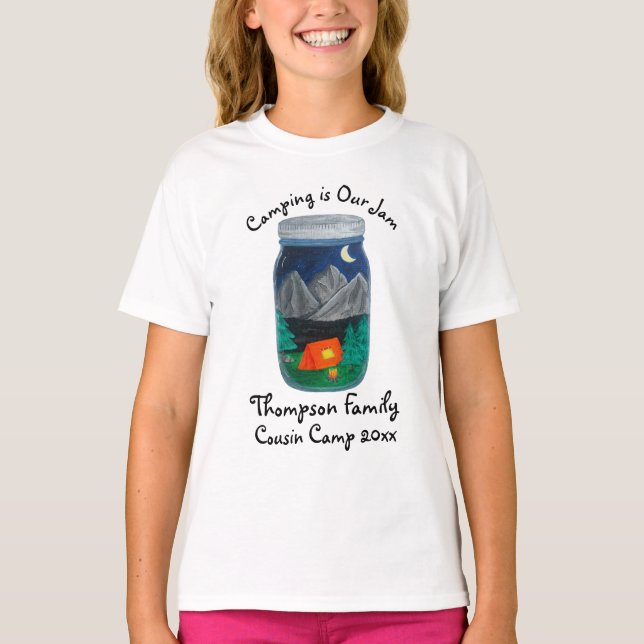 Camiseta Camping is Our Jam Tent and Mountains in Jar (Frente)