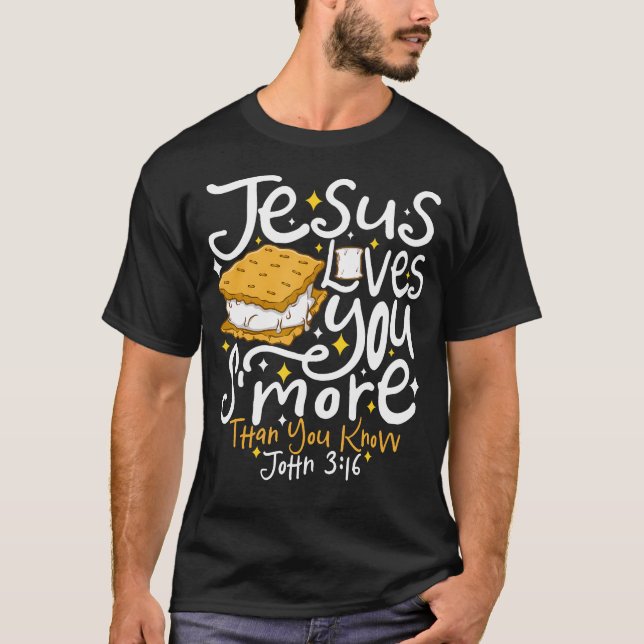 Camiseta Camping Smore Jesus Loves You John Bible Verse Chr (Frente)