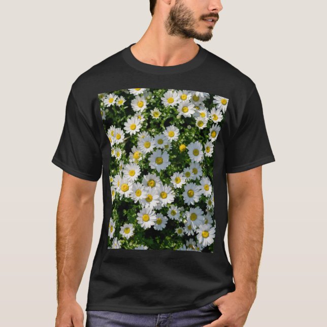 Camiseta Campo primavera Daisy: Fundo Serene (Frente)