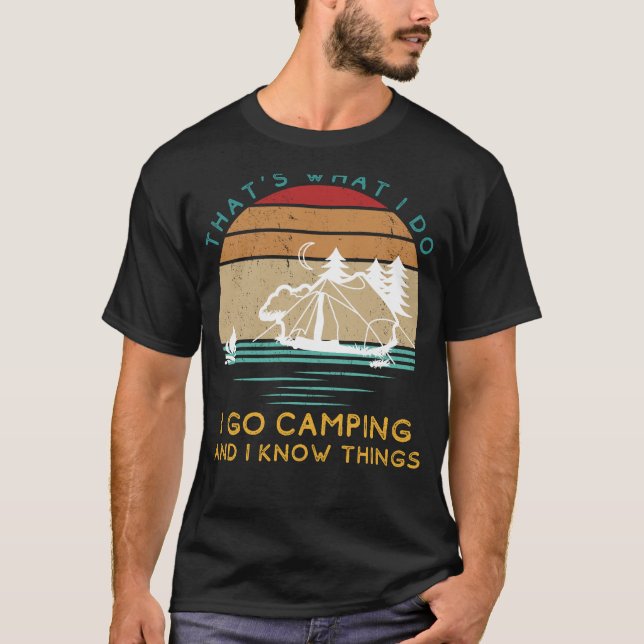 Camiseta Campsite Sage: Aventuras e Tempos Divertidos de Sa (Frente)