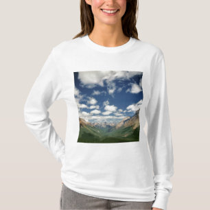 Camiseta Canadá, Colúmbia Britânica, Yoho NP. Nuvens fofas