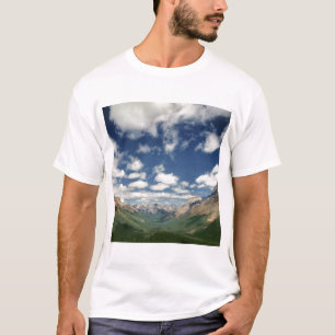 Camiseta Canadá, Colúmbia Britânica, Yoho NP. Nuvens fofas