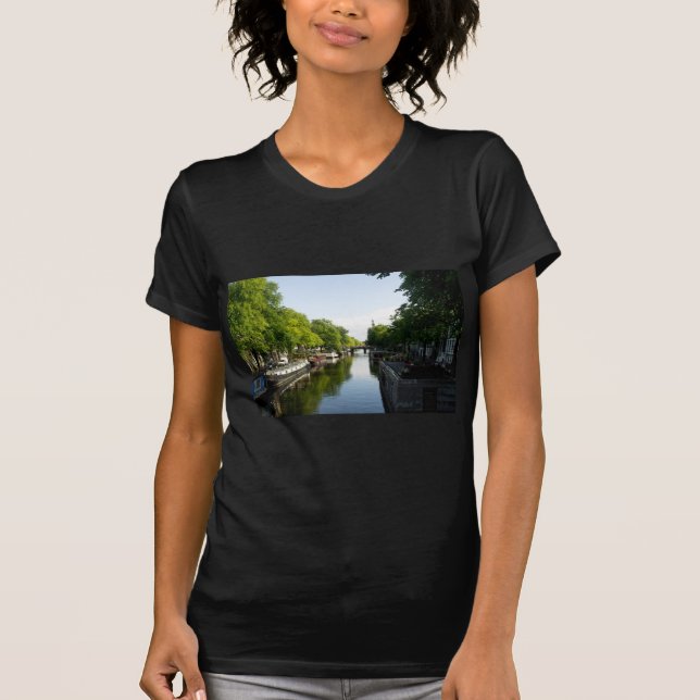 Camiseta Canal de Amsterdã com Houseboats e Árvores Exubera (Frente)