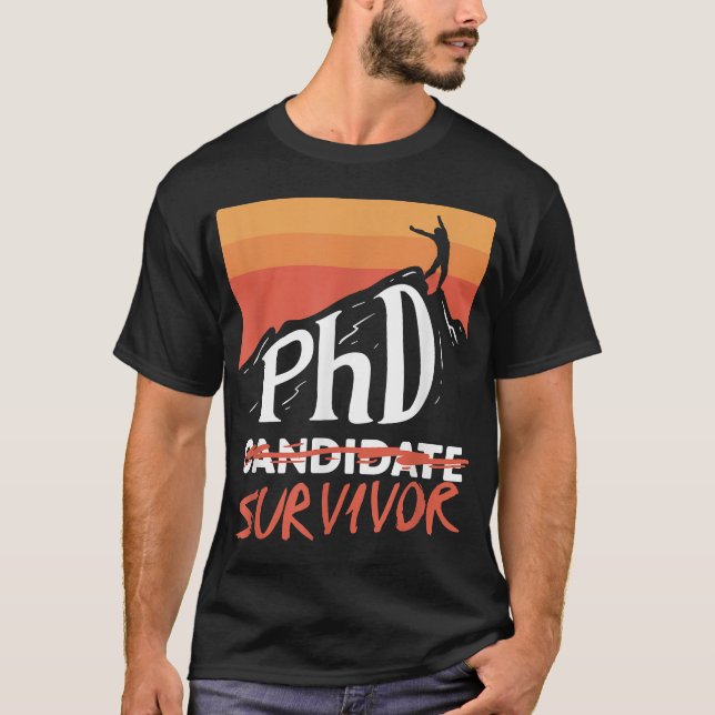Camiseta Candidato a PH Sobrevivente Funny Vintage Graduaçã (Frente)