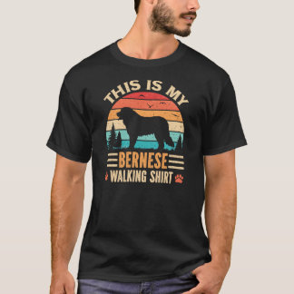 Camiseta Cão de Montanha Bernês Caminhando Retro Pôr do Sol