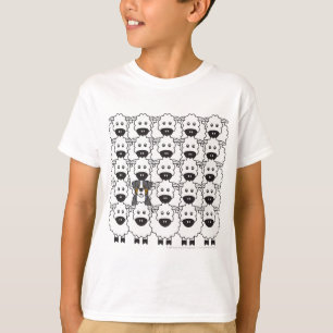 Camiseta Cão de montanha de Bernese nos carneiros