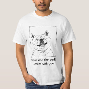 Camiseta cão engraçado sorrindo com slogan de uplifting