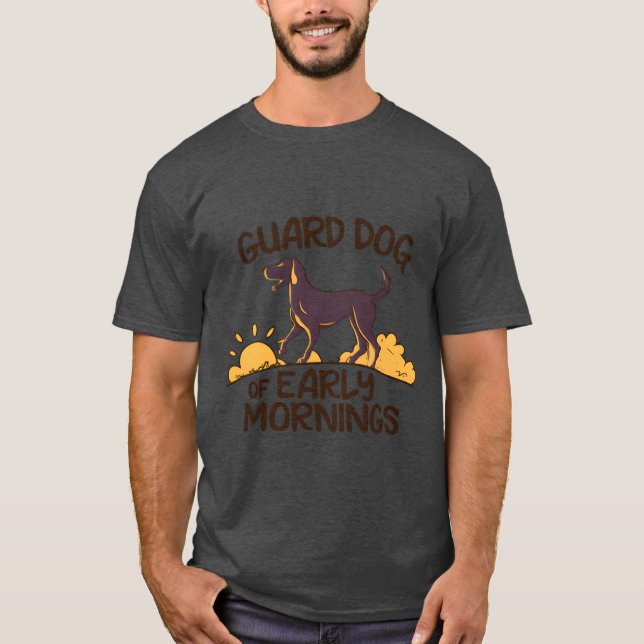 Camiseta Cão guarda na madrugada T-Shirt (Frente)