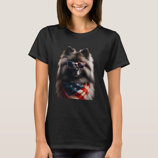 Camiseta Cão Keeshond 4 De Julho Dia Da Independência Ameri (Frente)