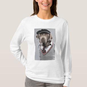Camiseta Cão na camisola e no boné