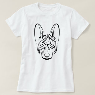 Camiseta Cão Negro e Tribal Branco