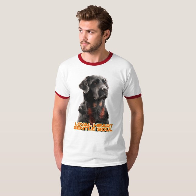 Camiseta Cão Negro Elegante - Arte Pet Realista (Frente Completa)