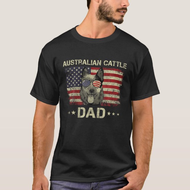 Camiseta Cão Pai australiano sobe bandeira americana 4º (Frente)