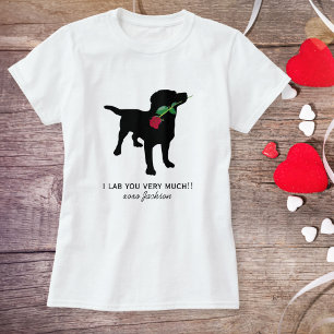 Camiseta Cão preto bonito dos namorados do laboratório qu