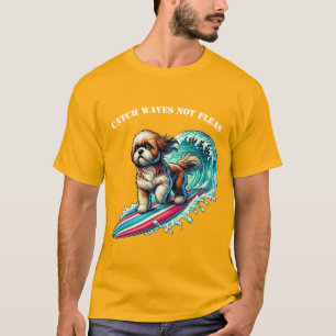Camiseta Cão surfando com uma prancha rolando um URM de ond