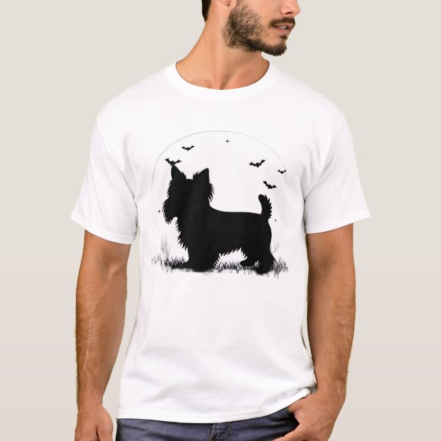 Camiseta Cão Terrier Yorkshire � Silhueta da Lua de Hallowe (Frente)