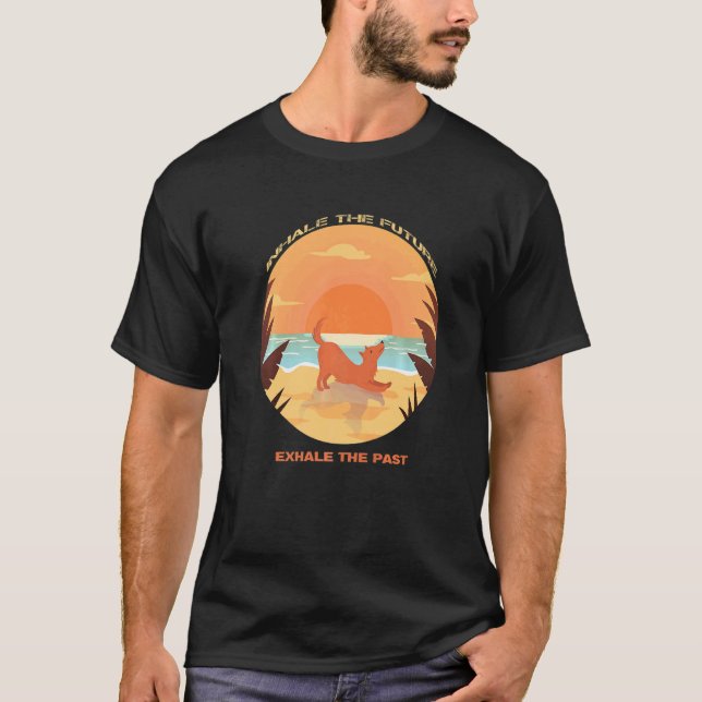 Camiseta Cão Yoga Pose Cotação Para Cão Fazendo Yoga Legal  (Frente)