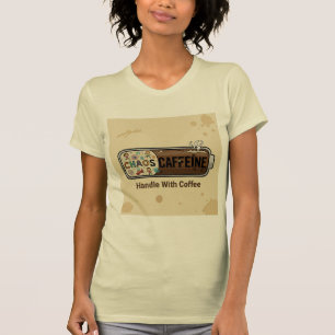 Camiseta Caos & Cafeína Mãe com Humor Vida de Mãe Café