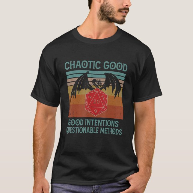 Camiseta Caótico Bom Bons Propósitos Métodos Questionáveis  (Frente)