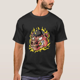 Camiseta Capacete assustador e assustador de porco irritado