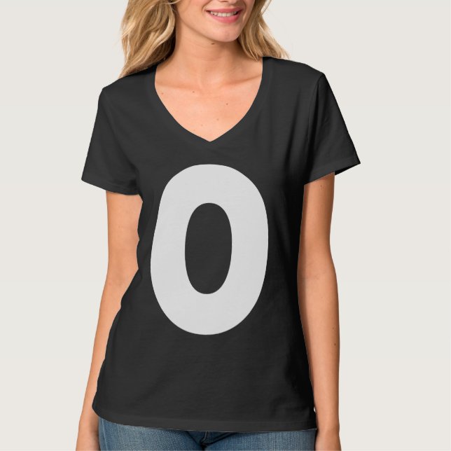 Camiseta Capital O Bold Alphabet Letter Monogram Uppercase  (Frente)