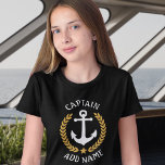 Camiseta Capitão Boat Name Anchor Dourado Laurel deixa roxo<br><div class="desc">Uma âncora de barco náutica,  folhas de louro e uma estrela de ouro com a classificação Capitão ou outro título e seu nome personalizado ou nome de barco em uma t-shirt roxa para raparigas. Várias outras cores para escolher. Faz um presente de excelente.</div>