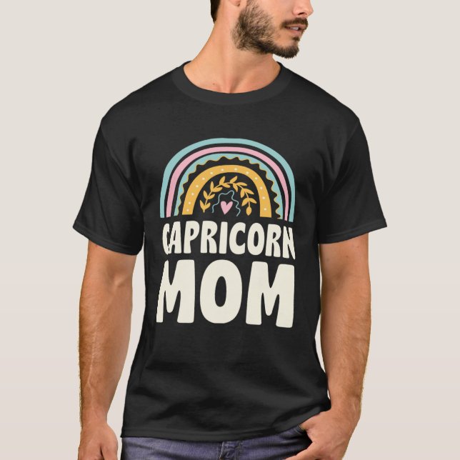 Camiseta Capricorn Mom Boho Style Bohemian Rainbow Mothers  (Frente)