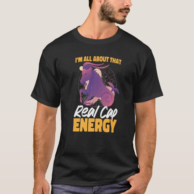 Camiseta Capricórnio Zodiac, sou todo sobre aquele Boné rea (Frente)