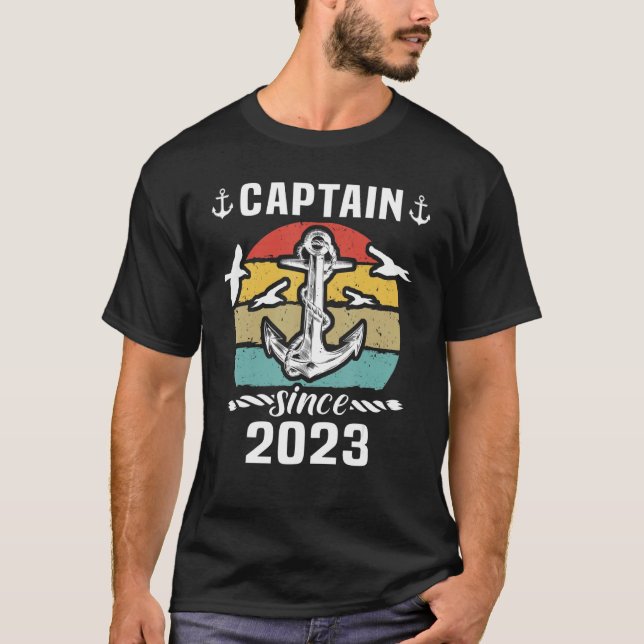 Camiseta Captain 2023 Boat Driving Licence Motorboat Sailin (Frente)