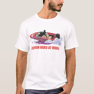 Camiseta Captain em seu barco na alta velocidade, espirro